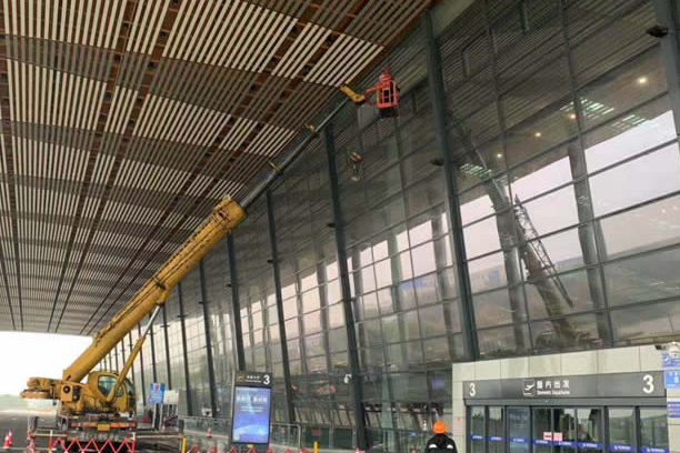 宝坻玻璃幕墙维护和保养